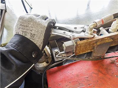 V1808