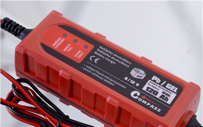 07142 Mikroprocesorová nabíjačka 1Amp 6/12V PB/GEL max. 120Ah