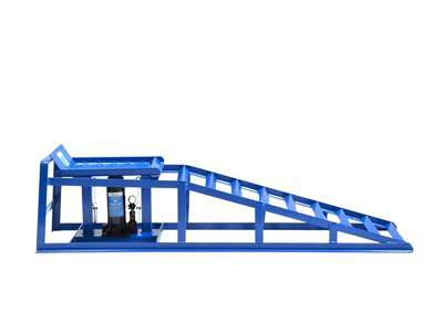 Rampa nájezdová 2 t, s hydraulickým zvedákem