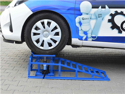Rampa nájezdová 2 t, s hydraulickým zvedákem