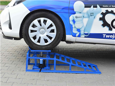 Rampa nájezdová 2 t, s hydraulickým zvedákem
