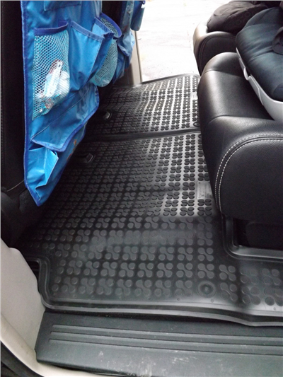 Gumové autokoberce Chrysler Voyager 2006-2011 (7 míst)