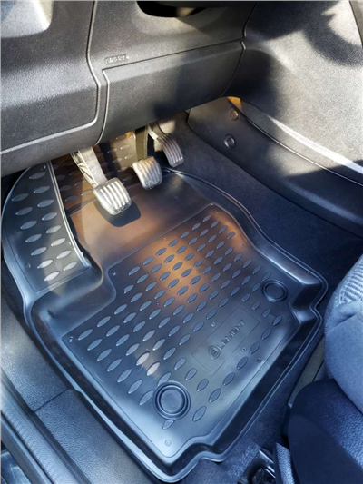 Gumové autokoberce Ford S-Max 2006-2015 (kul. fixace, rozteč fixací 31 cm)