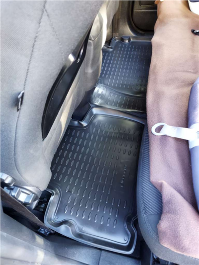 Gumové autokoberce Ford S-Max 2006-2015 (kul. fixace, rozteč fixací 31 cm)