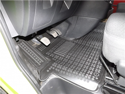 Gumové autokoberce Opel Vivaro 2014-2019 (3 místa, přední)