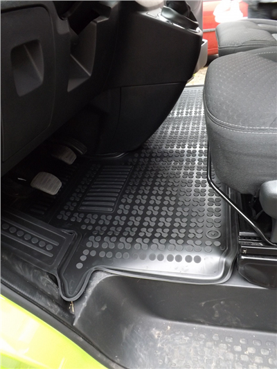 Gumové autokoberce Opel Vivaro 2014-2019 (3 místa, přední)