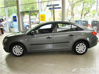 Boční ochranné lišty Chevrolet Cruze 2009-2011 (sedan)