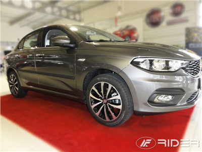 Boční ochranné lišty Fiat Tipo 2016- (hatchback)