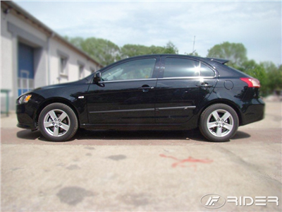 Boční ochranné lišty Mitsubishi Lancer 2007-2012 (sedan)