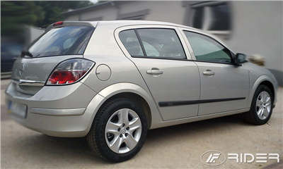 Boční ochranné lišty Opel Astra 2004-2012 (hatchback)