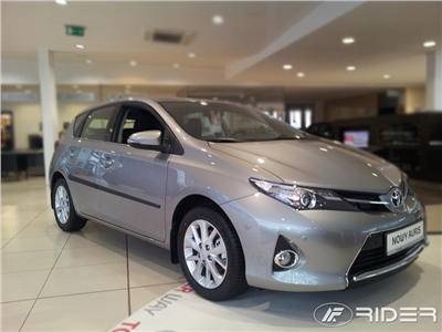 Boční ochranné lišty Toyota Auris 2012-2019 (combi, 5 dveří)