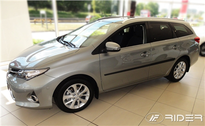 Boční ochranné lišty Toyota Auris 2012-2019 (hatchback, 5 dveří)