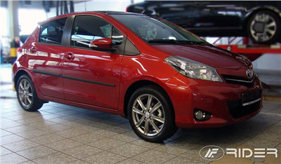 Boční ochranné lišty Toyota Yaris 2010-2014 (hatchback, 5 dveří)