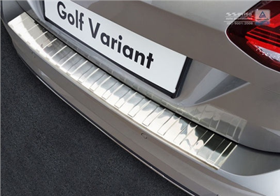 Ochranná lišta hrany kufru VW Golf VII. 2017-2020 (combi, matná)