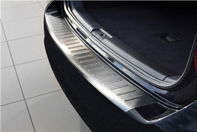 Ochranná lišta hrany kufru VW Golf VI. 2009-2012 (combi, matná)