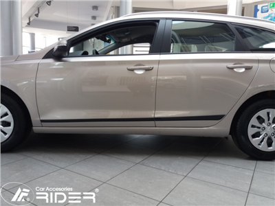 Boční ochranné lišty Hyundai i30 2017- (hatchback)