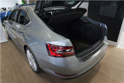 Ochranná lišta hrany kufru Škoda Superb III. 2015-2024 (sedan, matná)