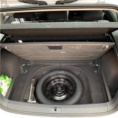 Gumová vana do kufru VW Golf VII. Sportsvan 2014-2020 (horní dno)