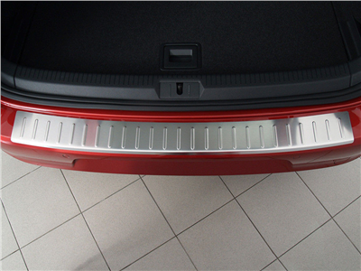Ochranná lišta hrany kufru VW Golf VII. 2012-2020 (hb)