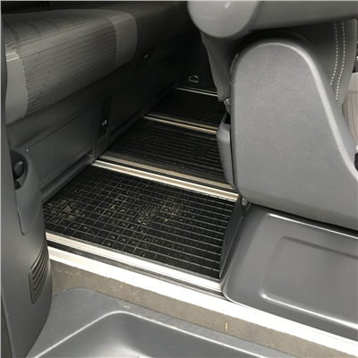 Gumové autokoberce VW Transporter T5 / T6 2003- (Multivan, 2. a 3. řada)