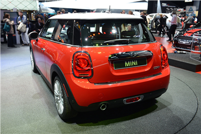 Ochranná lišta hrany kufru Mini Cooper 2014- (F56, carbon)