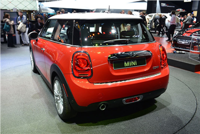 Ochranná lišta hrany kufru Mini Cooper 2014- (F56, matná)
