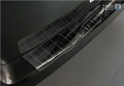 Ochranná lišta hrany kufru Citroen SpaceTourer 2016- (lakovaný nárazník, tmavá, chrom)