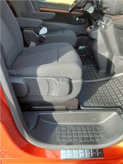 Prahové lišty Peugeot Traveller 2016- (přední, matné)