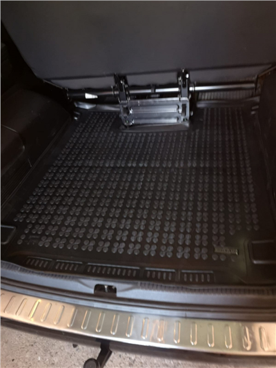Gumová vana do kufru VW Transporter T5 2003- (dlouhá verze, za 3. řadu)