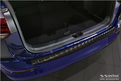 Ochranná lišta hrany kufru VW Golf VIII. 2020- (tmavá, matná, combi)