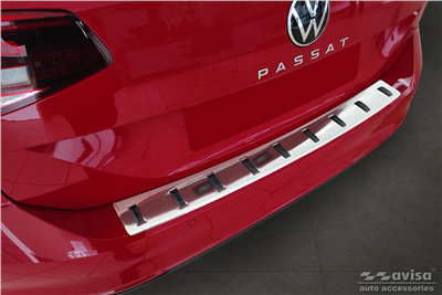 Zesílená ochranná lišta hrany kufru VW Passat 2015-2023 (combi, matná)