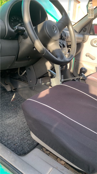 Držiak brzdového a plynového pedála QS14032
