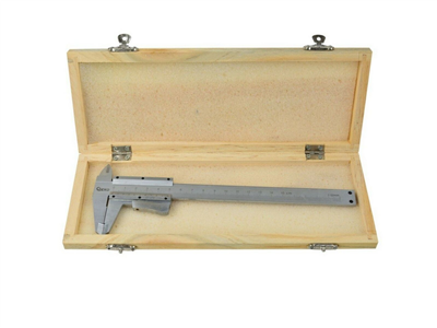 Měřítko posuvné kovové, 0-150mm x 0,02, dřevěná krabička GEKO