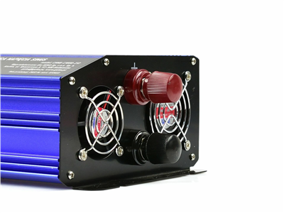Měnič napětí 24/230V 1000W/2000W, čistá sinusovka GEKO
