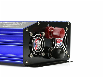 Měnič napětí 24/230V 2000W/4000W, čistá sinusovka GEKO