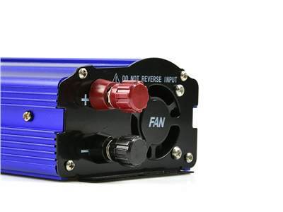 Měnič napětí 12/230V 300W/600W, čistá sinusovka GEKO