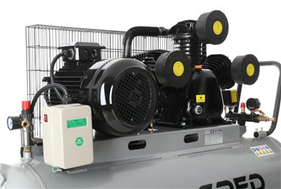 AKČNÍ SET SETTA311BM, Olejový kompresor 300l, 3 písty, 400V, 9,5 KW, s příslušenstvím