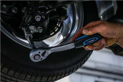 Vyhnutá ráčna 1/2