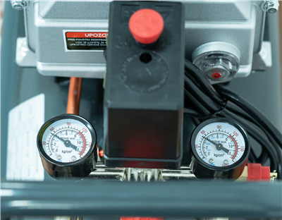 AKČNÍ SET SETMB-K104, Olejový kompresor 50l, 230V s příslušenstvím 2800W Matabro