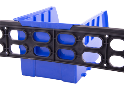 Závěsná plastová lišta se 4 plastovými boxy