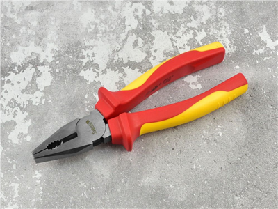Kombinované izolované kleště VDE 180mm TVARDY