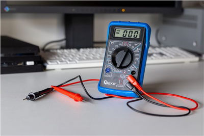 Digitální LCD multimetr GEKO