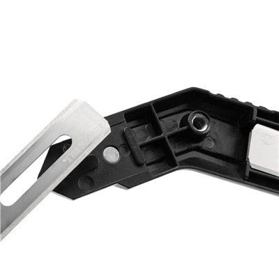 TOUGHBUILT TB-H4-11-CK, Zahnutý nůž na koberce | nástroj pro zastrkování