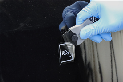 Škrabka plastová na odstranění etiket a lepidla Koch  + náhradní čepele