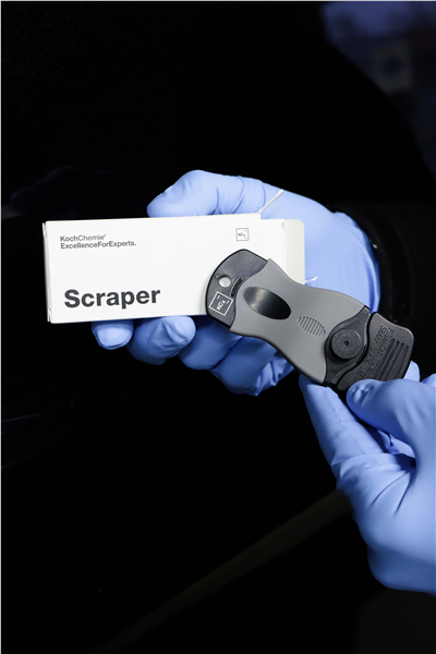 Škrabka plastová na odstranění etiket a lepidla Koch  + náhradní čepele